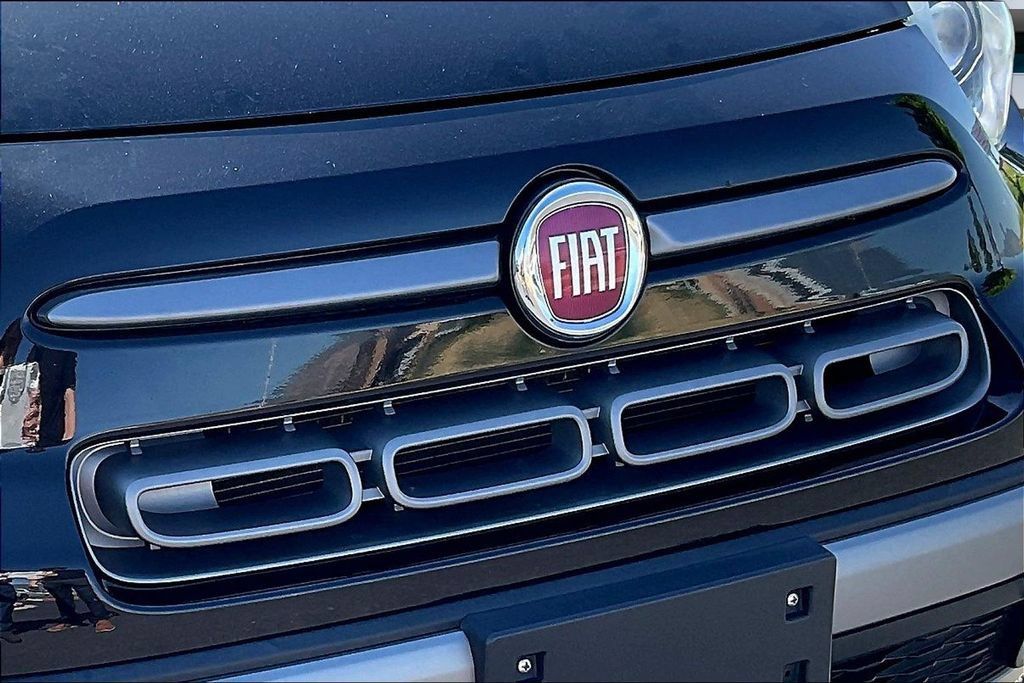 Used 2019 FIAT 500L Trekking FWD image 32