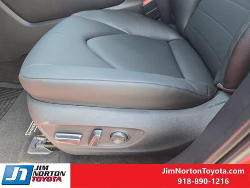 Used 2026 Toyota Highlander XLE AWD/4WD image 26