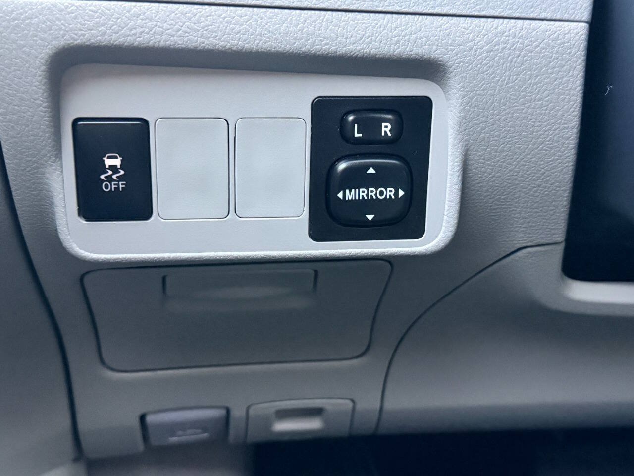 Used 2011 Toyota Corolla LE FWD image 32