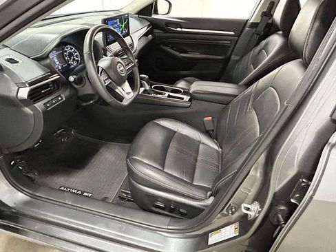 Used 2023 Nissan Altima 2.5 SR w/ SR Premium Package FWD image 12