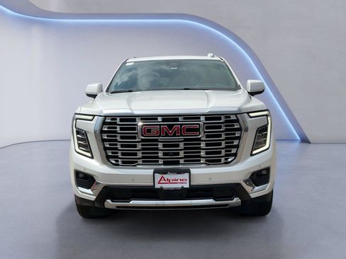 Used 2025 GMC Yukon XL Denali w/ Denali Reserve Package AWD/4WD image 8