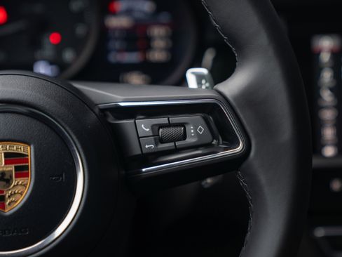 Certified 2026 Porsche Macan image 8