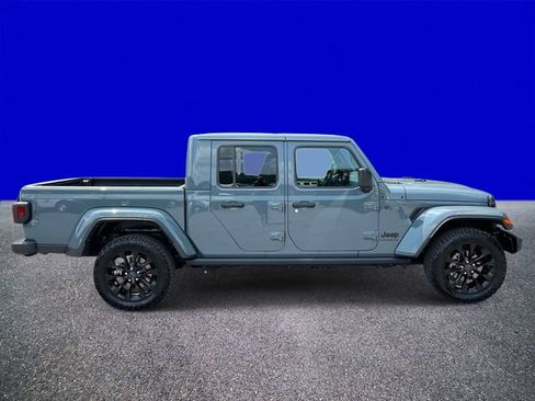 Used 2025 Jeep Gladiator Sport AWD/4WD image 2