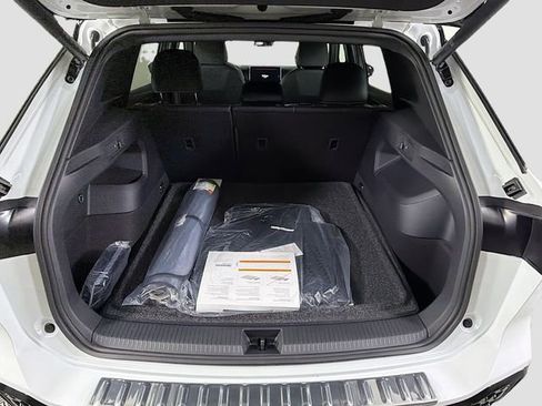New 2026 Volkswagen Tiguan SE R-Line FWD image 26