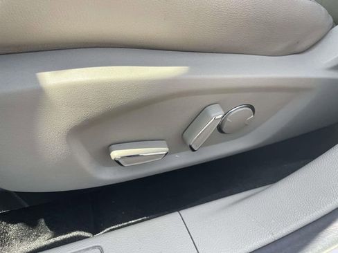 Certified 2018 Ford Fusion Energi SE FWD image 19