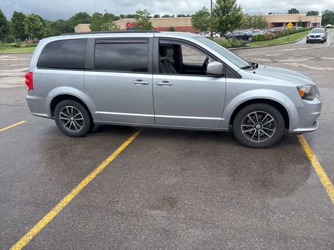 Used 2019 Dodge Grand Caravan GT FWD image 19