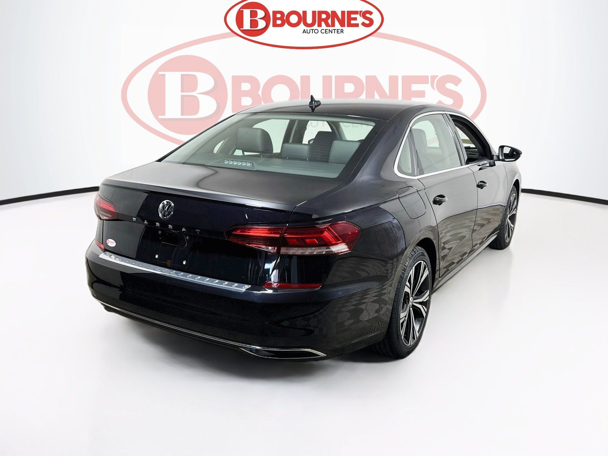 Used 2021 Volkswagen Passat 2.0T SE FWD image 11