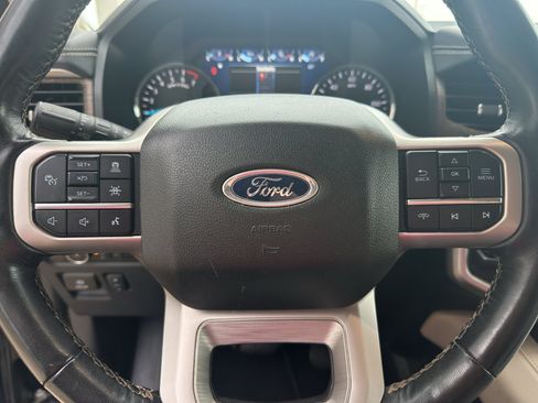 Used 2024 Ford Expedition Limited AWD/4WD image 5