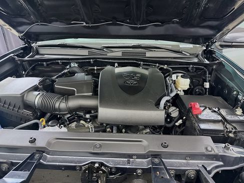 Certified 2023 Toyota Tacoma SR5 AWD/4WD image 27
