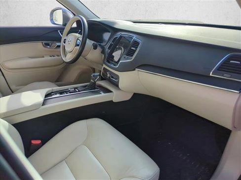 Used 2020 Volvo XC90 T5 Momentum w/ Protection Package Premier image 25