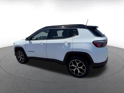 Used 2025 Jeep Compass Limited AWD/4WD image 10