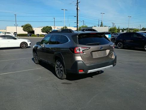 Used 2023 Subaru Outback Limited AWD/4WD image 3