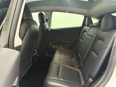 Used 2022 Tesla Model Y Long Range image 15