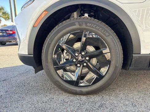 New 2026 Chevrolet Equinox EV LT image 4