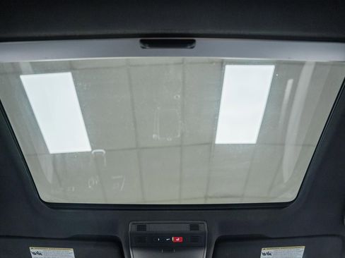 Used 2020 Volkswagen GTI SE image 41