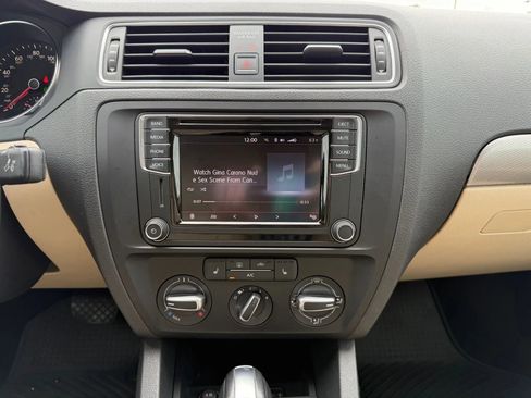 Used 2017 Volkswagen Jetta SE FWD image 26