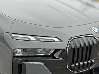 Used 2025 BMW 760i xDrive video 2