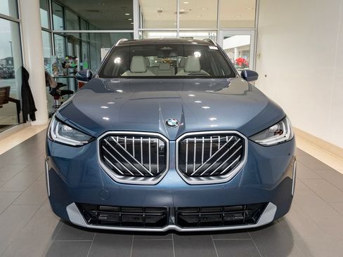 Used 2026 BMW X3 xDrive30i w/ Premium Package AWD/4WD image 2