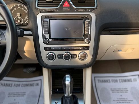 Used 2013 Volkswagen Eos Executive FWD image 11