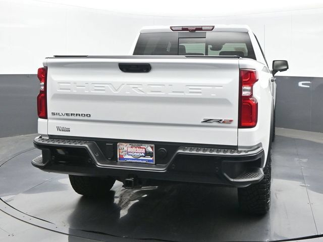 Used 2025 Chevrolet Silverado 1500 ZR2 w/ Technology Package AWD/4WD image 5