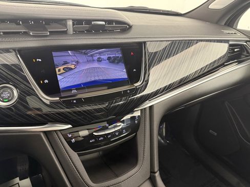 Used 2025 Cadillac XT6 Premium Luxury image 24