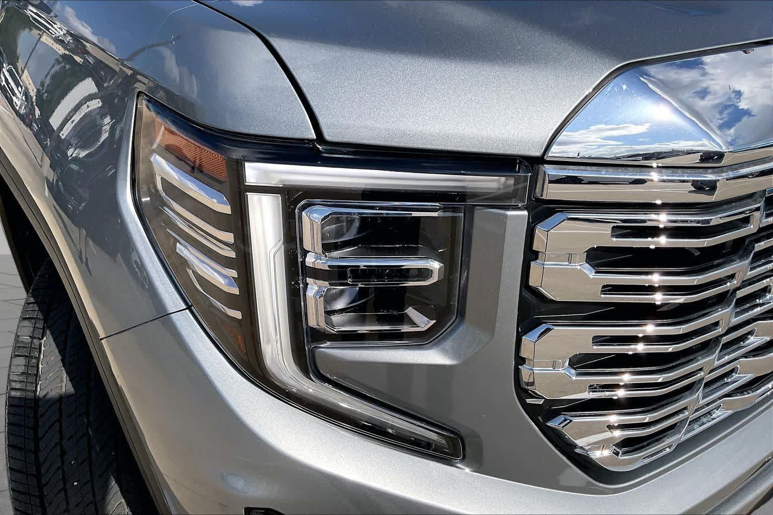 Used 2024 GMC Sierra 1500 Denali w/ Denali Reserve Package AWD/4WD image 27