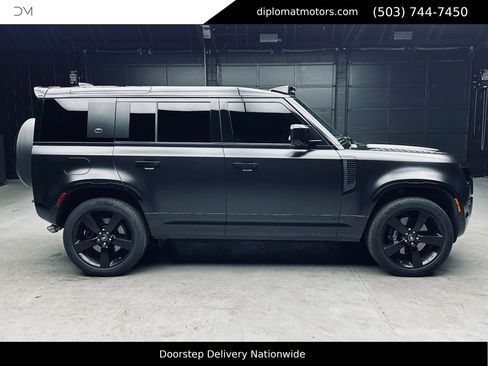 Used 2022 Land Rover Defender 110 V8 AWD/4WD image 8