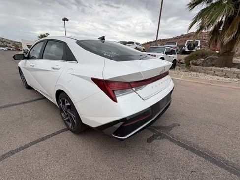 Used 2024 Hyundai Elantra Limited FWD image 3