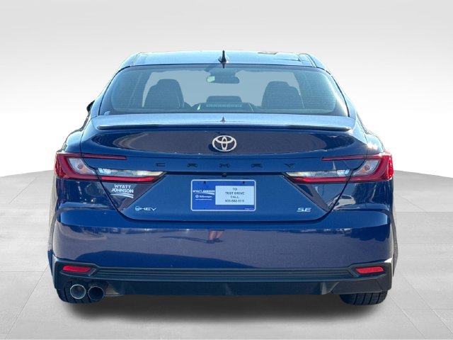 Used 2025 Toyota Camry SE FWD image 4