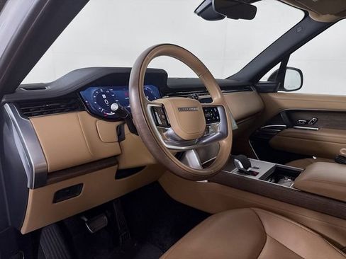 Used 2025 Land Rover Range Rover Long Wheelbase SE AWD/4WD image 9