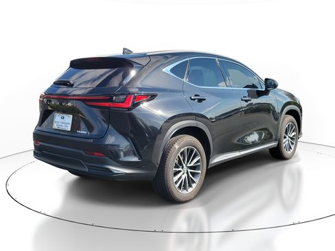 Used 2025 Lexus NX 250 FWD w/ Premium Package image 4