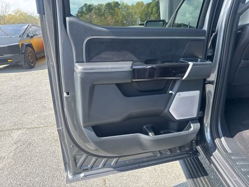 Used 2025 Ford F150 Lightning Platinum AWD/4WD image 30