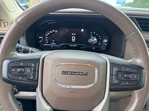 Used 2022 GMC Yukon Denali RWD image 30