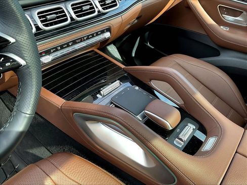 Certified 2025 Mercedes-Benz GLS 580 4MATIC image 20