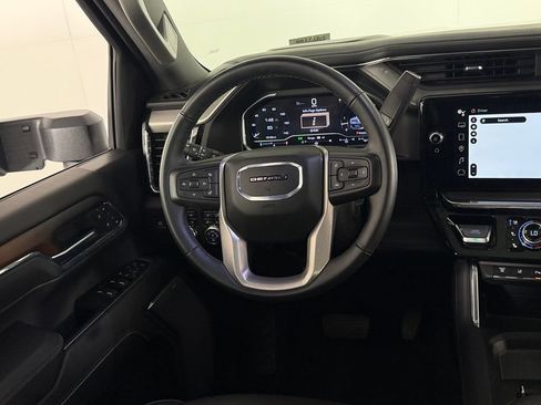 Used 2024 GMC Sierra 2500 Denali AWD/4WD image 15