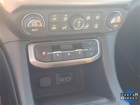 Used 2022 GMC Acadia AT4 w/ Preferred Package image 10