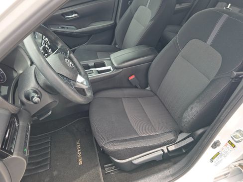 Used 2024 Nissan Sentra SV FWD image 18
