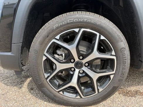 Used 2026 Jeep Compass Limited AWD/4WD image 9