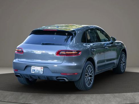 Used 2018 Porsche Macan Sport Edition image 4