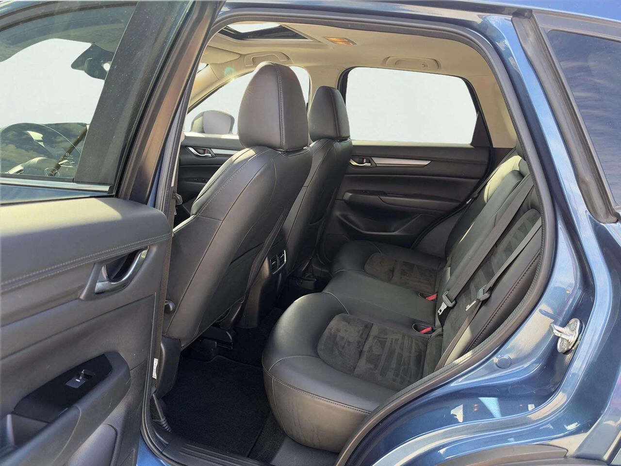 Used 2018 MAZDA CX-5 Touring w/ Preferred Equipment Package AWD/4WD image 11