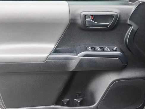 Used 2022 Toyota Tacoma SR image 21