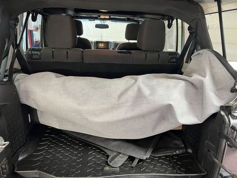 Used 2015 Jeep Wrangler Unlimited Sport w/ Quick Order Package 24S AWD/4WD image 9