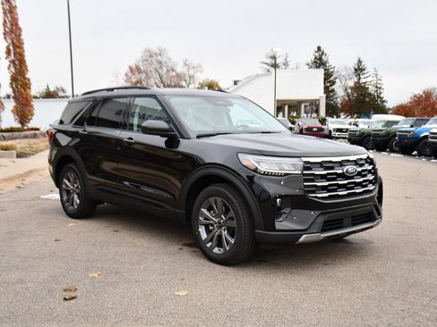 Used 2026 Ford Explorer Active w/ Active Comfort Package image 9