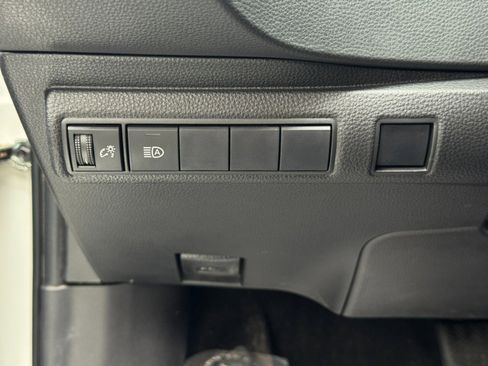 Used 2021 Toyota Corolla SE w/ SE Premium Package FWD image 17