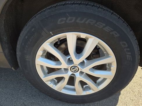 Used 2019 Nissan Rogue SV AWD/4WD image 28
