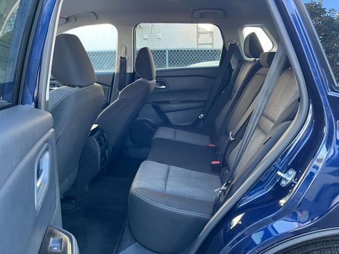 Used 2025 Nissan Rogue SV image 27