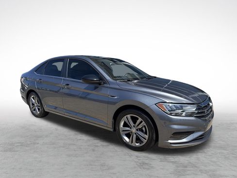 Used 2021 Volkswagen Jetta R-Line w/ R-Line Cold Weather Package FWD image 8