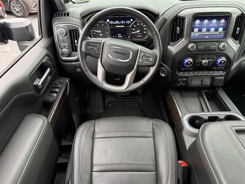 Certified 2021 GMC Sierra 2500 Denali w/ Denali Black Diamond Edition image 29