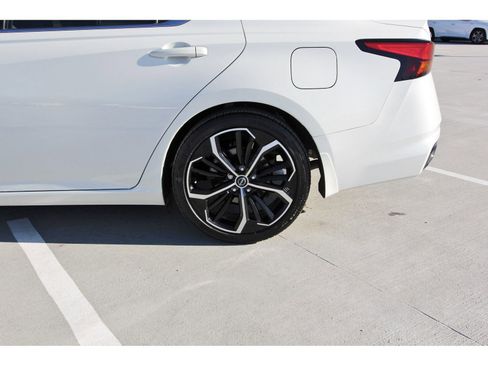 Used 2024 Nissan Altima 2.5 SR w/ SR Premium Package image 30