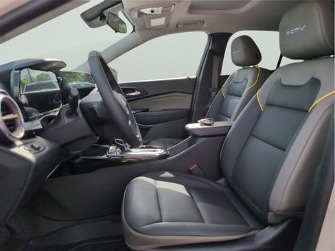 New 2026 Chevrolet Trax ACTIV w/ Sunroof Package FWD image 29